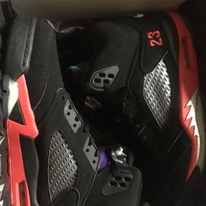 Jordan 5 grape and metallic red size 9